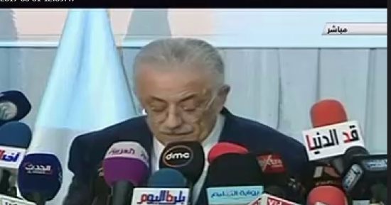 موظف يناشد وزير التربية والتعليم توضيح الموقف القانونى لحافز الإثابة