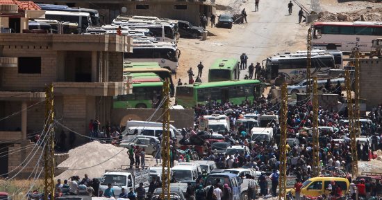 بلدية عرسال: 3000 سورى و400 مسلح من "سرايا أهل الشام" يتوجهون غدا لسوريا