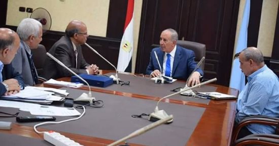 محافظ البحر الأحمر يبحث إقامة محطة للأرصاد الجوية فى الغردقة 