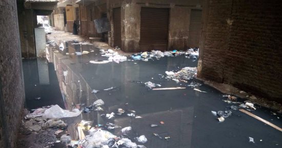 بالصور.. شوارع المرج القديمة تستغيث من مياه المجارى