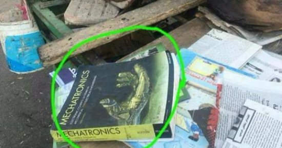 بالصورة.. مستخدمو فيس بوك: أهم كتاب فى الهندسة "بنلف فيه بطاطا"