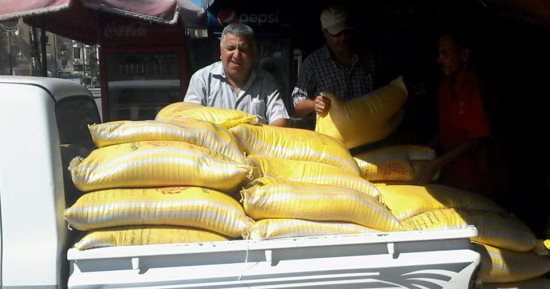 بالصور.. ضبط سائق ببورسعيد بحوزته 2 طن أرز غير مدون عليه السعر