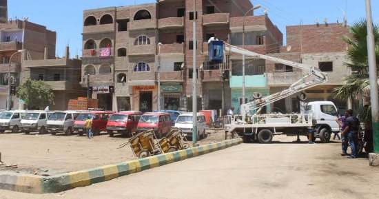 نقل موقف سيارات الأجرة بمركز مطاى فى المنيا لحل مشكلة الاختناق المرورى