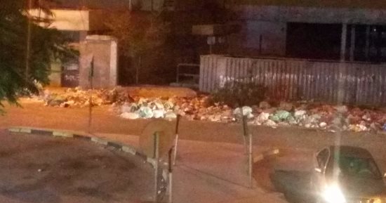 بالصور.. القمامة تحاصر محور طه حسين فى مصر الجديدة