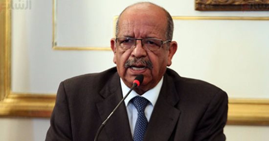 وزير خارجية الجزائر يصل القاهرة للقاء سامح شكرى