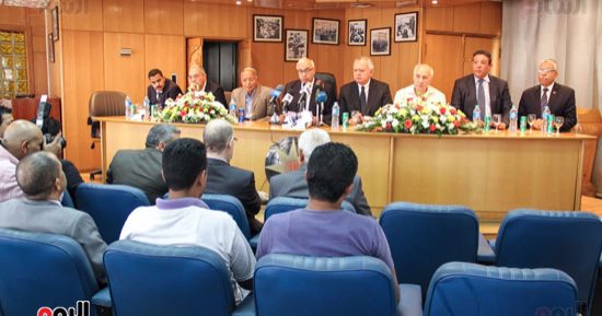 بالصور.. رفعت السعيد: هناك مؤامرة على القوات المسلحة.. والغرب يريد مصر بدون السيسى