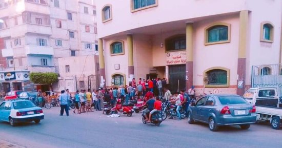 زحام كبير على مكاتب شحن كروت الكهرباء الذكية بدمياط