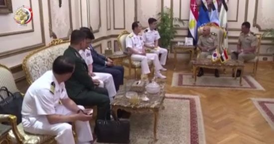 وزير الدفاع ورئيس الأركان يلتقيان قائد القوات البحرية الكورية الجنوبية
