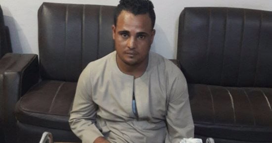 مباحث جرجا بسوهاج تضبط عاملا بحوزته 79 قطعة حشيش