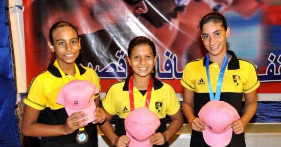 بالصور.. ناشئو دجلة أبطال القاهرة للسباحة بالزعانف