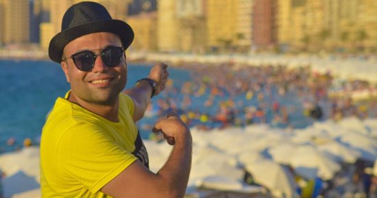 ديسباسيتو إسكندرانى.. شاب ينتقد سلوكيات المصطافين على ألحان أغنية عالمية