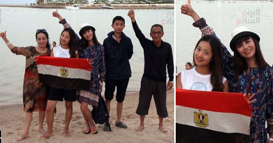السياح يرفعون شعار "مصر بلد الأمن والأمان" ويرددون: love egypt".. ارتفاع نسبة إشغال الفنادق فى عاصمة المصايف العربية.. الوافدون يحرصون على رفع علم مصر على الشواطئ.. ويؤكدون: السيسى أفضل رئيس وشخصيته قوية