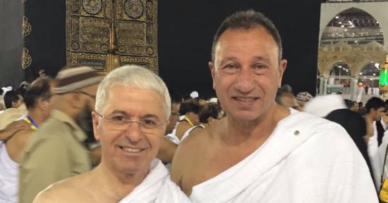 شاهد.. الخطيب بـ"ملابس الإحرام" قبل حضور نهائى دورة تبوك