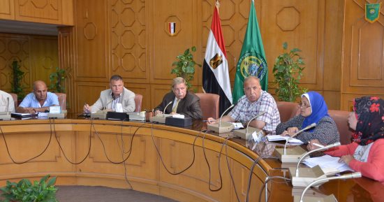 محافظ الإسماعيلية :كافة التسهيلات لتطوير العشوائيات بالمدن