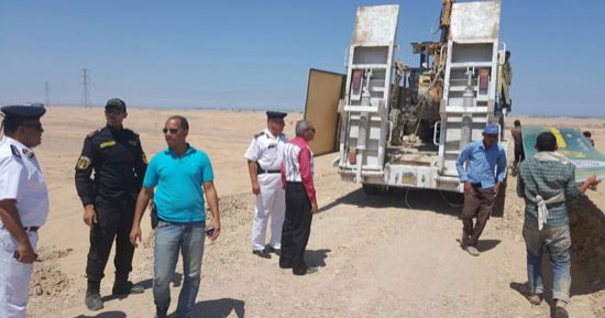 بالصور.. إزالة تعديات على 24 ألف فدان بالغردقة بعد استيلاء شركة عليها