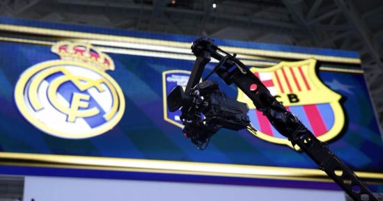 صراع كلاسيكو الأرض من المستطيل الأخضر إلى شاشة السينما