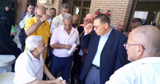 رئيس جامعة قناة السويس يقرر مجازاة عدد من الأطباء بسبب الإهمال 