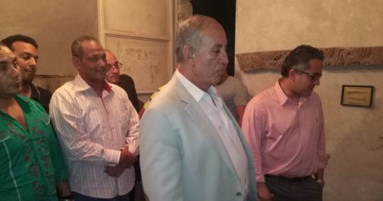 خالد العنانى يتفقد آثار القصير فى البحر الأحمر 