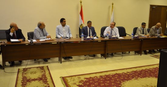 محافظ بنى سويف يدشن جروب واتس آب لخدمة المستثمرين وحل مشاكلهم