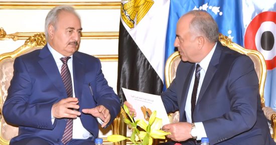 حفتر يؤكد للفريق حجازى تقديره للجهود المصرية المبذولة لحل الأزمة بليبيا