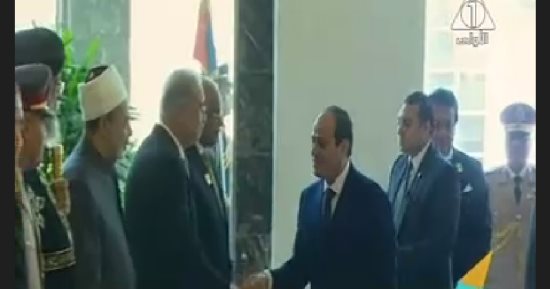 الرئيس السيسى يصل مقر الاحتفال بعيد العلم 