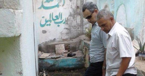 بالصور.. انتشار المياه الجوفية فى مقابر كفر البدماص شرق المنصورة