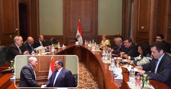  أمريكا تعترف بعدم دقة بيانات تحذير رعاياها من الأوضاع فى مصر..10 نواب يلتقون القائم بأعمال السفير للاعتراض على غياب التنسيق مع الحكومة.. "جولدبيرجر": صياغة البيان الأخير غير منضبطة وسأبلغ الإدارة الأمريكية