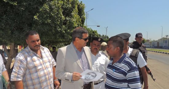 بالصور.. مدير أمن الأقصر يتفقد الكنائس ونقاط التفتيش بغرب الأقصر