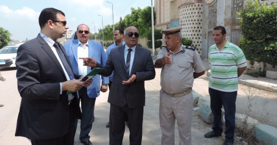 بالصور.. مدير أمن البحيرة يفاجيء الخدمات الأمنية بمحيط الكنائس بدمنهور