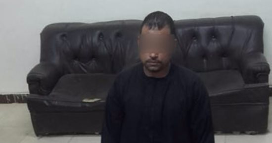بالصور .. القبض على عامل بحوزته 30 طربة حشيش فى سوهاج