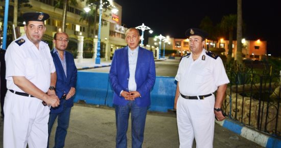 بالصور.. مدير أمن مطروح يتفقد الحالة الأمنية والخدمات بالشوارع