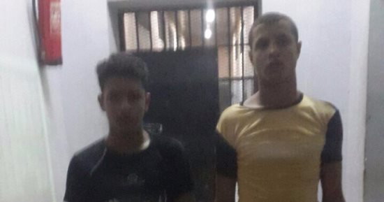 القبض على عاطلين أثناء سرقتهما متعلقات ترزى خلف سوق العبور بالإكراه
