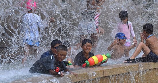 حدائق الجيزة تفتح أبوابها لاستقبال المواطنين ثانى أيام العيد