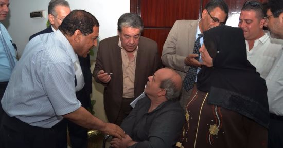 محافظ الغربية يصدر قرار لعلاج مريض بدون نفقات