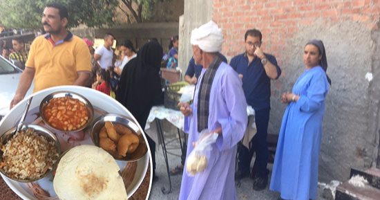 الملوخية الجافة والطعمية.. أشهر الوجبات فى صيام العذراء بدير درنكه بأسيوط