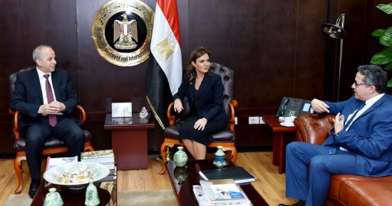 وزيرا الاستثمار والآثار ومحافظ القليوبية يبحثون خطة تطوير القناطر الخيرية
