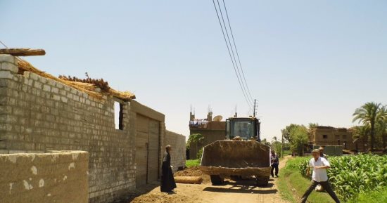 إزالة 98 حالة تعدى على الأرض الزراعية وأملاك الدولة بمركزين بالمنيا