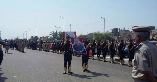 بالصور.. جنازة عسكرية للشهيد أحمد عبد الفتاح بقنا