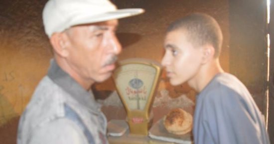 بالصور .. رئيس مدينة منفلوط يشن حملات مفاجئة على المخابز و الوحدات الصحية