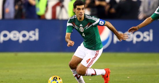 أمريكا تمنع قائد المكسيك بكأس العالم من شرب المياه المعدنية.. اعرف السبب