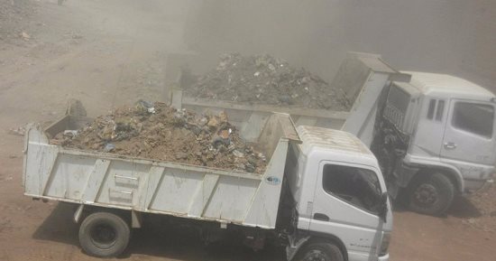 بالصور.. مجموعة شباب يساهمون بتنظيف وتجميل شوارع منفلوط بمحافظة أسيوط 