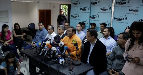 الجمعية التأسيسية الموالية لحكومة فنزويلا تجرد المعارضة من سلطاتها