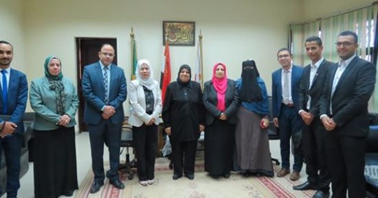 بالصور قومي المرأة بالقليوبية : طرق الأبواب استهدفت 10000 سيدة