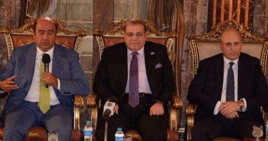 حسن راتب يحتفل بالإنجاز المصرى فى علاج فيروس سى بصالون المحور الثقافى
