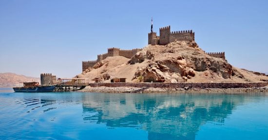 "حتة من الجنة".. بالصور .. 13 معلومة عن طابا التى لا تعرفها