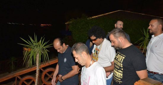 بالصور.. "الكينج" يصل الساحل الشمالى استعدادا لحفله المنتظر اليوم الجمعة