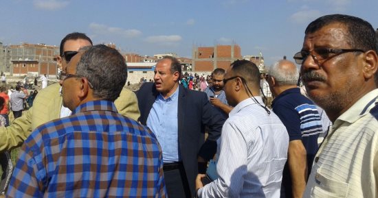 بالصور ..محافظ الإسكندرية : الدفع بـ 25 سيارة إسعاف.. وجار حصر الخسائر