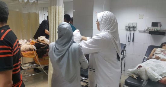 وزير التعليم العالى يتفقد المستشفى الميرى للاطمئنان على مصابى القطار