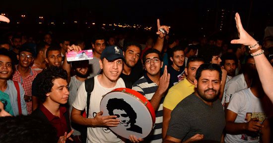 بالصور.. فتح أبواب دخول حفل منير أمام جمهوره بالساحل الشمالى 
