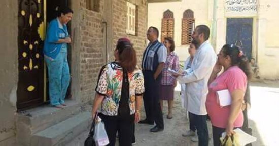 بالصور.. تجريع مواطنى 26 قرية بأسيوط ضد البلهارسيا